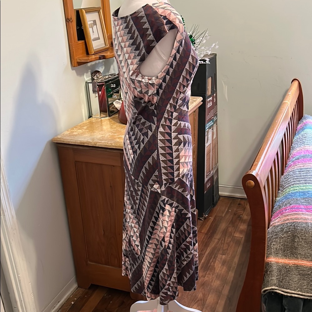 Geometric Patterned Dress - Picture 8 of 16